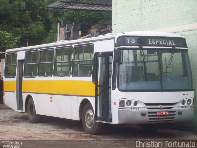 Ônibus Particulares 9674 na cidade de Ubá, Minas Gerais, Brasil, por Christian  Fortunato. Número da foto: #1580611.