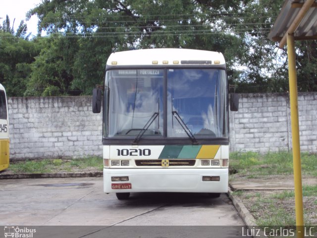 Empresa Gontijo de Transportes 10210 na cidade de Recife, Pernambuco, Brasil, por Luiz Carlos de Santana. Número da foto: #1588801.