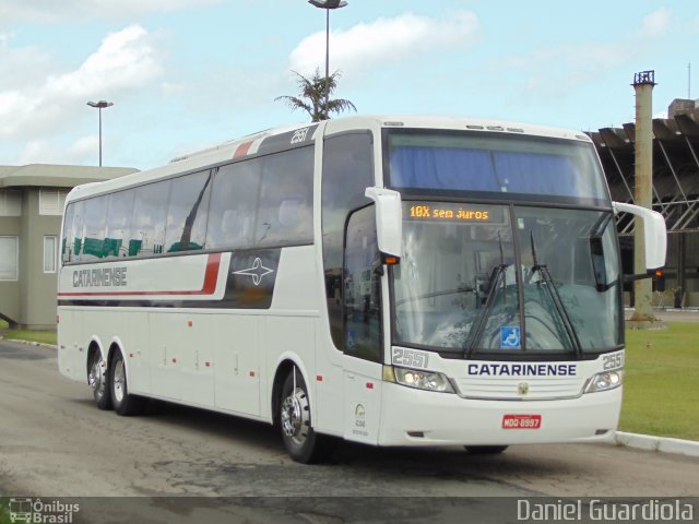 Auto Viação Catarinense 2551 na cidade de Florianópolis, Santa Catarina, Brasil, por Daniel Guardiola. ID da foto: 1592971.