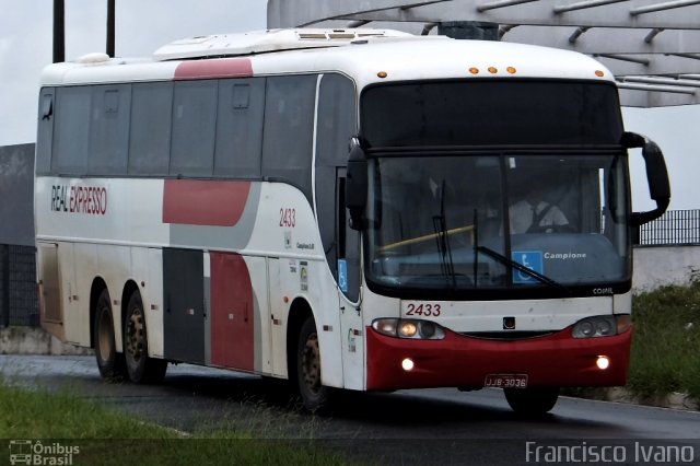 Real Expresso 2433 na cidade de Marília, São Paulo, Brasil, por Francisco Ivano. Número da foto: #1595754.