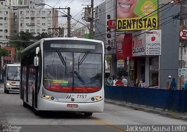 Metra - Sistema Metropolitano de Transporte 7757 na cidade de Diadema, São Paulo, Brasil, por Jackson Sousa Leite. ID da foto: 1640797.