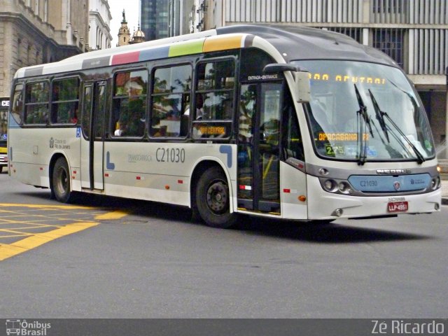 Translitorânea Turística C21030 na cidade de Rio de Janeiro, Rio de Janeiro, Brasil, por Zé Ricardo Reis. Número da foto: #1639814.