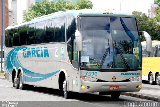 Viação Garcia 7590 na cidade de Curitiba, Paraná, Brasil, por Diogo Amorim. Número da foto: #1661552.