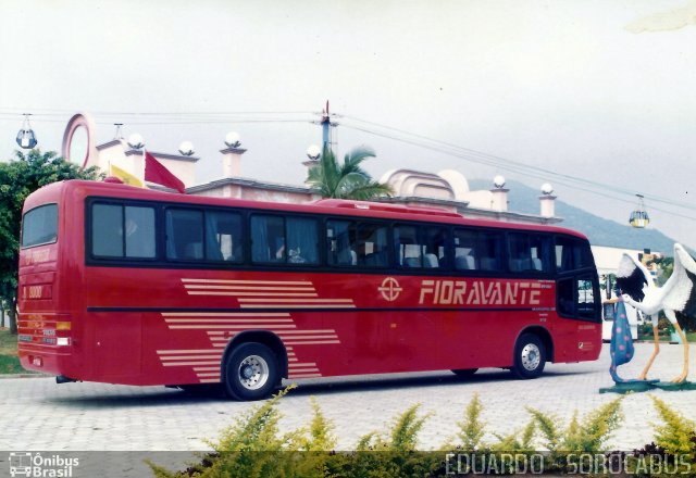 Empresa de Ônibus Luís Fioravante 8000 na cidade de Balneário Camboriú, Santa Catarina, Brasil, por EDUARDO - SOROCABUS. ID da foto: 1670911.