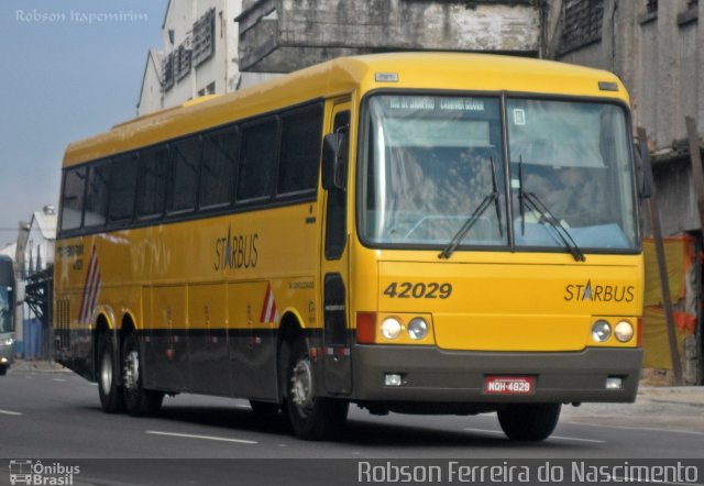 Viação Itapemirim 42029 na cidade de Rio de Janeiro, Rio de Janeiro, Brasil, por Robson Ferreira do Nascimento. Número da foto: #1670996.