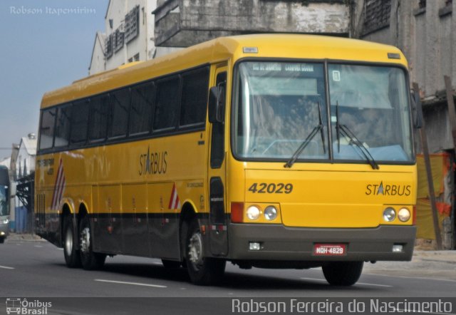 Viação Itapemirim 42029 na cidade de Rio de Janeiro, Rio de Janeiro, Brasil, por Robson Ferreira do Nascimento. ID da foto: 1670996.