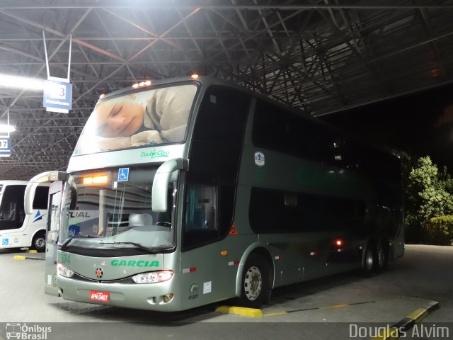 Viação Garcia 7174 na cidade de São José dos Campos, São Paulo, Brasil, por Douglas Alvim. Número da foto: #1680121.