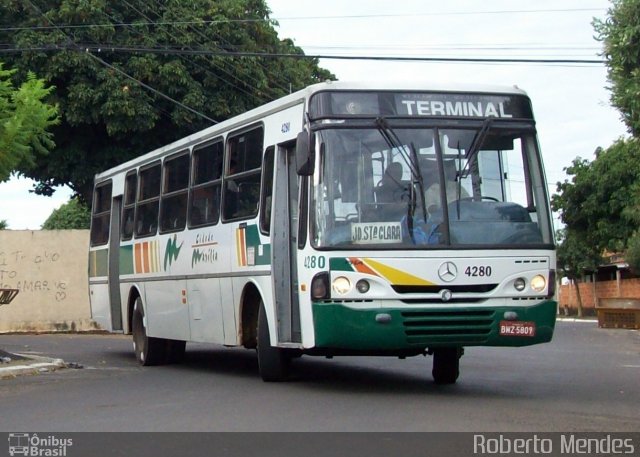 Empresa Circular de Marília 4280 na cidade de Marília, São Paulo, Brasil, por Roberto Mendes. ID da foto: 1679961.