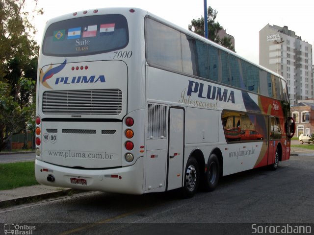 Pluma Conforto e Turismo 7000 na cidade de Curitiba, Paraná, Brasil, por Elias  Junior. Número da foto: #1680755.