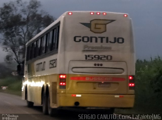 Empresa Gontijo de Transportes 15920 na cidade de Conselheiro Lafaiete, Minas Gerais, Brasil, por Sérgio Augusto Braga Canuto. ID da foto: 1683808.