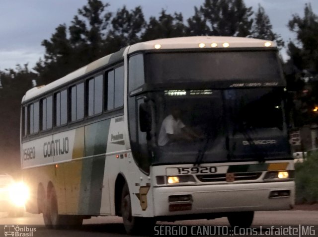 Empresa Gontijo de Transportes 15920 na cidade de Conselheiro Lafaiete, Minas Gerais, Brasil, por Sérgio Augusto Braga Canuto. ID da foto: 1683803.