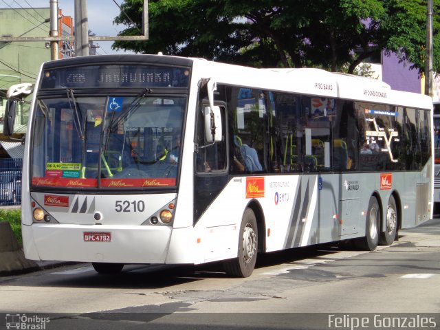 Metra - Sistema Metropolitano de Transporte 5210 na cidade de São Bernardo do Campo, São Paulo, Brasil, por Felipe Gonzales. ID da foto: 1696740.