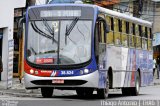 Viação Atual 38.824 na cidade de Guarulhos, São Paulo, Brasil, por Thiago Antonio de Figueiredo. Número da foto: #:id.