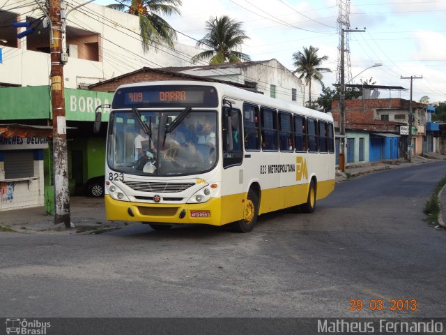 Empresa Metropolitana 823 na cidade de Jaboatão dos Guararapes, Pernambuco, Brasil, por Matheus Fernando. Número da foto: #1702548.