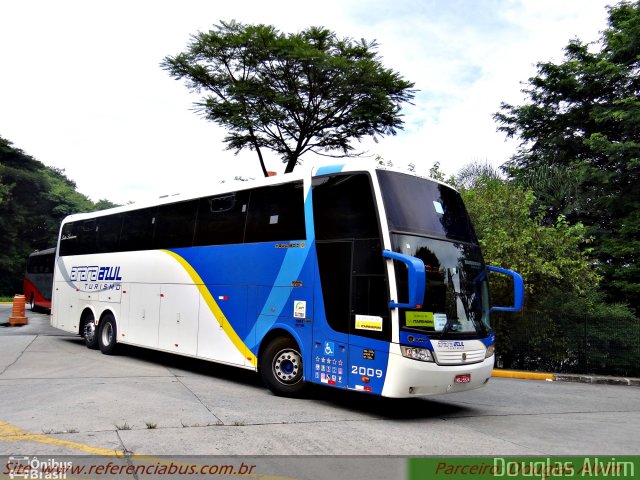 Arara Azul Turismo 2009 na cidade de São Paulo, São Paulo, Brasil, por Douglas Alvim. Número da foto: #1647188.