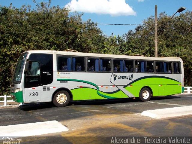 Turin Transportes 720 na cidade de Conselheiro Lafaiete, Minas Gerais, Brasil, por Alexandre  Teixeira Valente. Número da foto: #1649378.