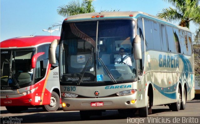 Viação Garcia 7810 na cidade de Londrina, Paraná, Brasil, por Roger Vinicius de Britto. Número da foto: #1649845.