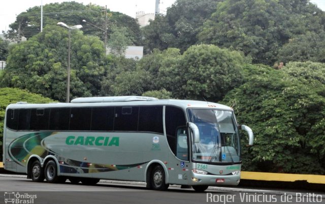 Viação Garcia 7561 na cidade de Londrina, Paraná, Brasil, por Roger Vinicius de Britto. ID da foto: 1651683.