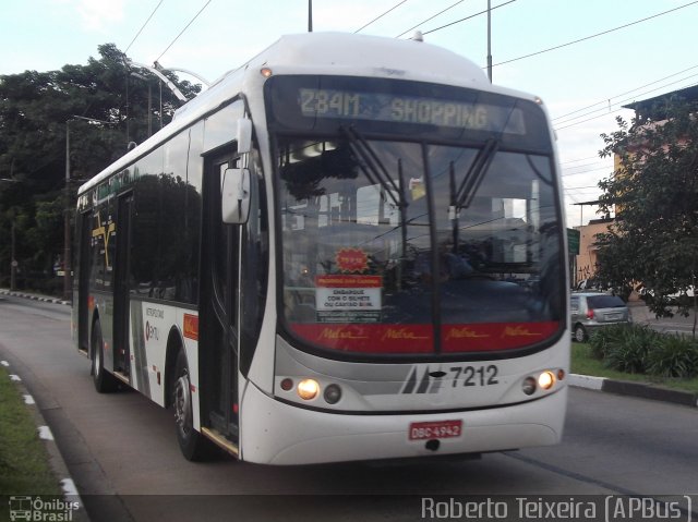 Metra - Sistema Metropolitano de Transporte 7212 na cidade de São Paulo, São Paulo, Brasil, por Roberto Teixeira. ID da foto: 1654579.