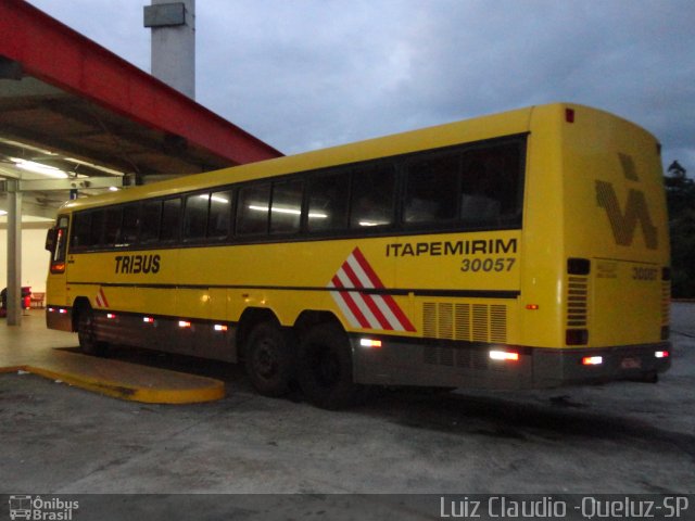 Viação Itapemirim 30057 na cidade de Queluz, São Paulo, Brasil, por Luiz Claudio . Número da foto: #1654217.