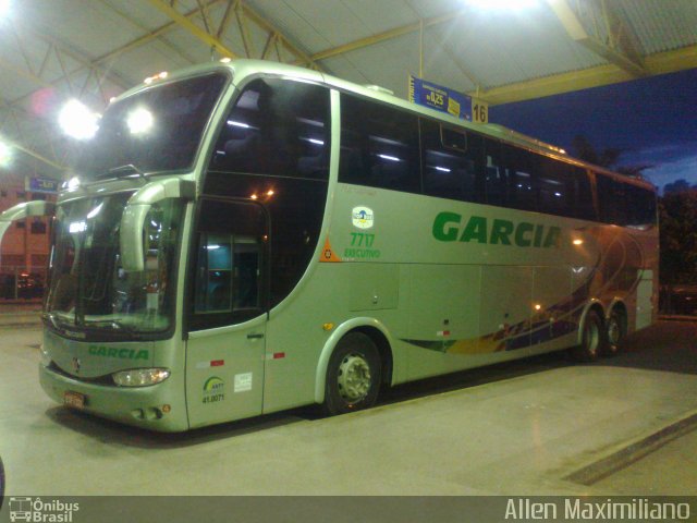 Viação Garcia 7717 na cidade de Uberaba, Minas Gerais, Brasil, por Allen Maximiliano. Número da foto: #1656860.