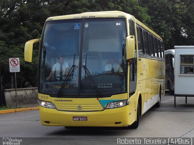 Viação Itapemirim 9709 na cidade de São Paulo, São Paulo, Brasil, por Roberto Teixeira. ID da foto: 1705174.