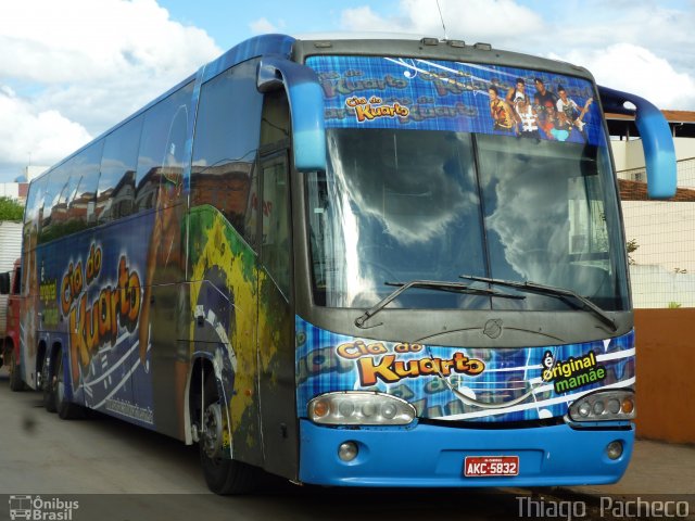 Ônibus Particulares 5832 na cidade de Montes Claros, Minas Gerais, Brasil, por Thiago  Pacheco. ID da foto: 1727884.