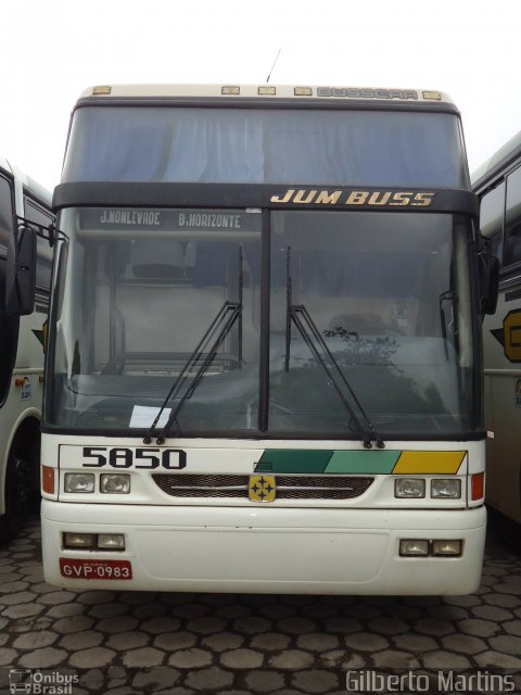 Empresa Gontijo de Transportes 5850 na cidade de João Monlevade, Minas Gerais, Brasil, por Gilberto Martins. ID da foto: 1727391.