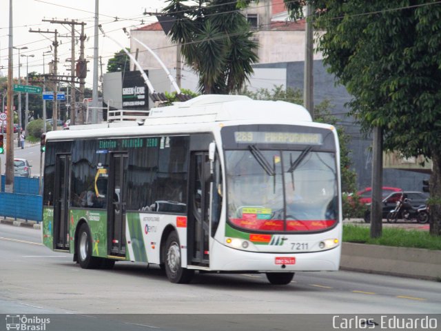 Metra - Sistema Metropolitano de Transporte 7211 na cidade de São Paulo, São Paulo, Brasil, por Carlos Eduardo. Número da foto: #1728308.