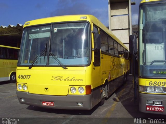 Viação Itapemirim 45017 na cidade de Campos dos Goytacazes, Rio de Janeiro, Brasil, por Atilio Torres. ID da foto: 1735354.