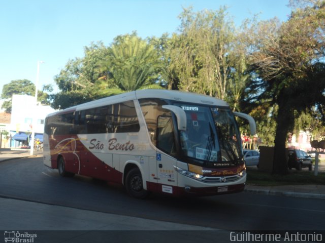 Viação São Bento Ribeirão Preto 12020 na cidade de Araxá, Minas Gerais, Brasil, por Guilherme Antonio. Número da foto: #1738477.