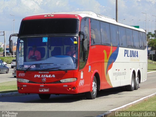 Pluma Conforto e Turismo 4909 na cidade de Florianópolis, Santa Catarina, Brasil, por Daniel Guardiola. Número da foto: #1741926.