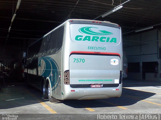 Viação Garcia 7570 na cidade de Londrina, Paraná, Brasil, por Roberto Teixeira. Número da foto: #1746236.