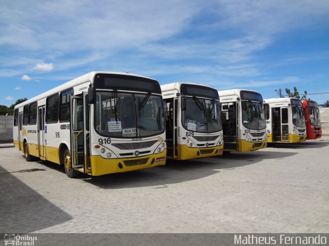 Empresa Metropolitana 916 na cidade de Recife, Pernambuco, Brasil, por Matheus Fernando. Número da foto: #1746965.