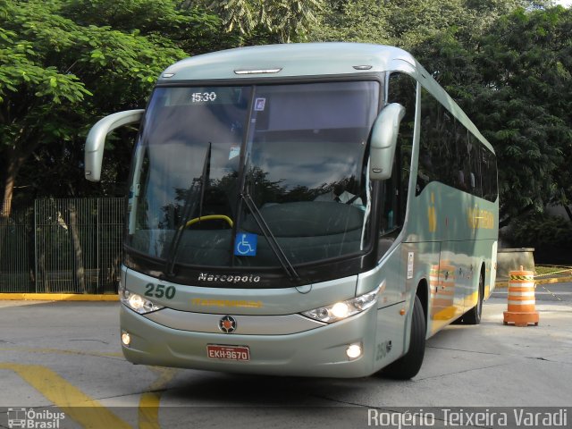 Viação Itapemirim 250 na cidade de São Paulo, São Paulo, Brasil, por Rogério Teixeira Varadi. ID da foto: 1747425.