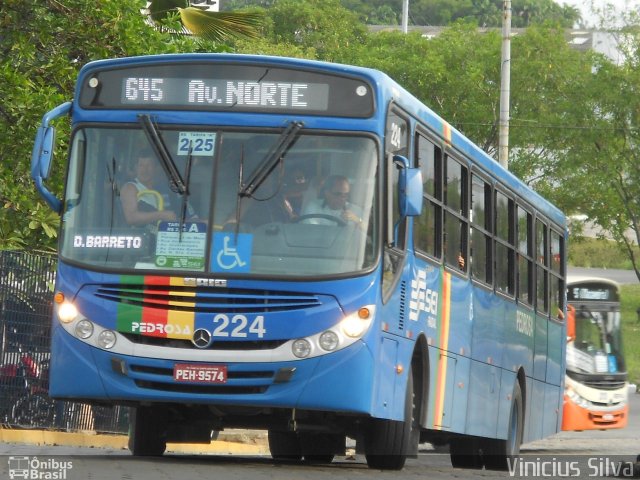 Empresa Pedrosa 224 na cidade de Recife, Pernambuco, Brasil, por Vinicius Silva. Número da foto: #1750628.