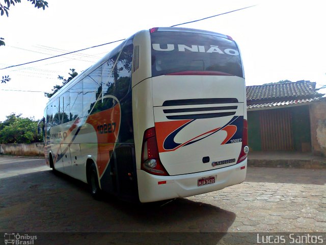 Expresso União 10227 na cidade de Jequitaí, Minas Gerais, Brasil, por Lucas Santos. Número da foto: #1758334.