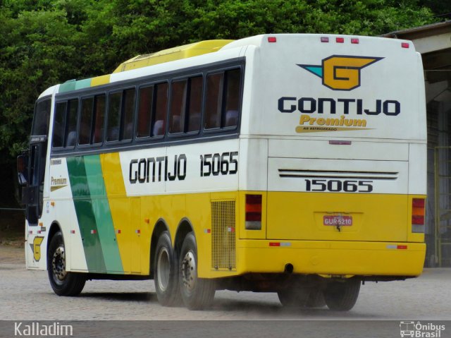 Empresa Gontijo de Transportes 15065 na cidade de Viana, Espírito Santo, Brasil, por Douglas Kalladim. ID da foto: 1759411.