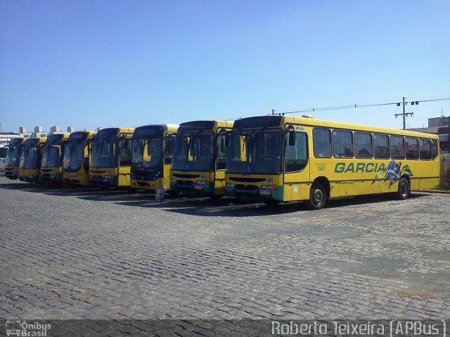 Viação Garcia 7557 na cidade de Londrina, Paraná, Brasil, por Roberto Teixeira. ID da foto: 1761496.