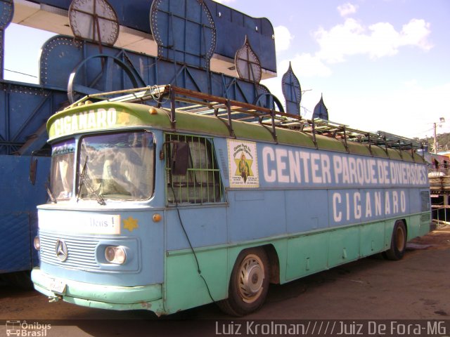 Ônibus Particulares  na cidade de Juiz de Fora, Minas Gerais, Brasil, por Luiz Krolman. Número da foto: #1761141.