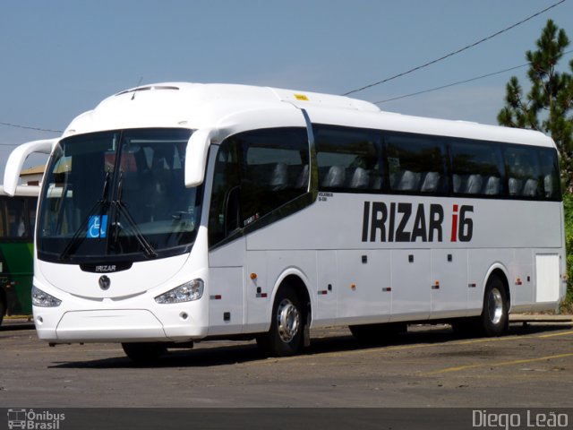 Irizar I6 VW na cidade de Botucatu, São Paulo, Brasil, por Diego Leão. Número da foto: #1761729.