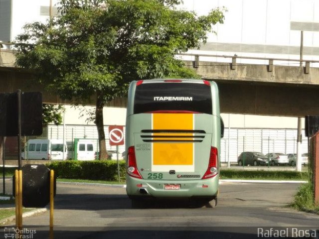 Viação Itapemirim 258 na cidade de Vitória, Espírito Santo, Brasil, por Rafael Rosa. Número da foto: #1760829.