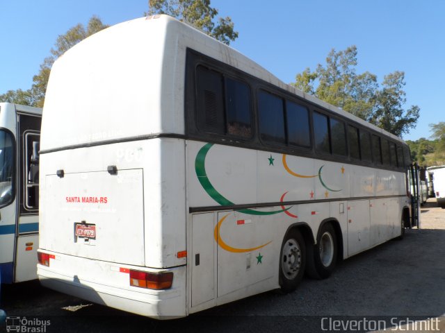 Ônibus Particulares 900 na cidade de Santa Maria, Rio Grande do Sul, Brasil, por Cleverton Schmitt. ID da foto: 1761057.