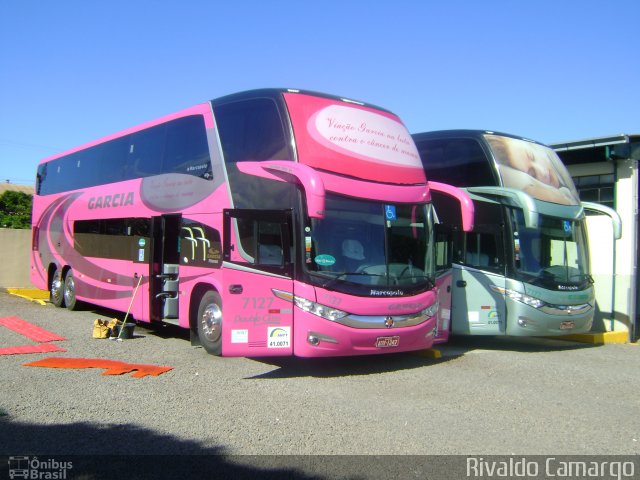 Viação Garcia 7127 na cidade de Umuarama, Paraná, Brasil, por Bruno César de Camargo Andrade. Número da foto: #1763339.