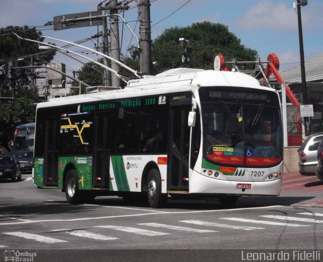 Metra - Sistema Metropolitano de Transporte 7207 na cidade de São Paulo, São Paulo, Brasil, por Leonardo Fidelli. Número da foto: #1765435.