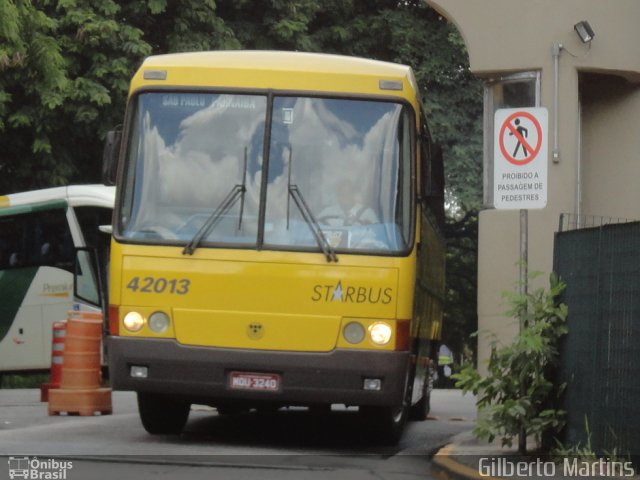 Viação Itapemirim 42013 na cidade de São Paulo, São Paulo, Brasil, por Gilberto Martins. ID da foto: 1764855.