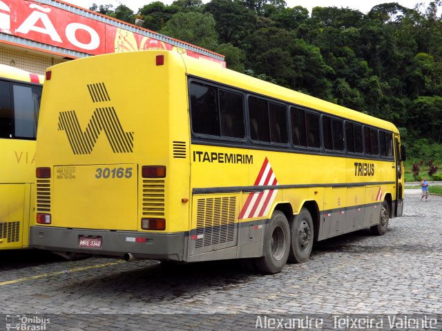 Viação Itapemirim 30165 na cidade de Manhuaçu, Minas Gerais, Brasil, por Alexandre  Teixeira Valente. ID da foto: 1711187.