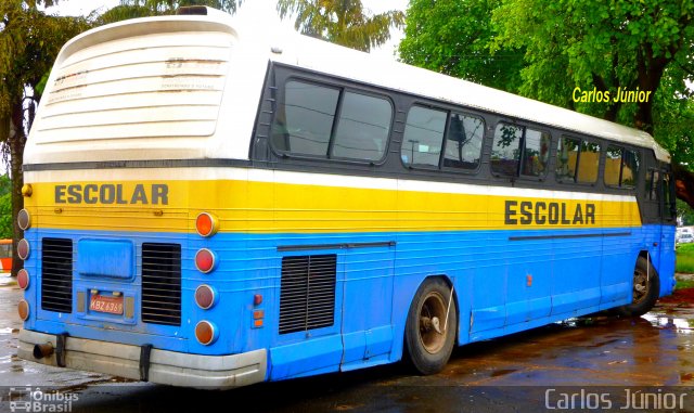 Escolares 6369 na cidade de Goiânia, Goiás, Brasil, por Carlos Júnior. Número da foto: #1713449.