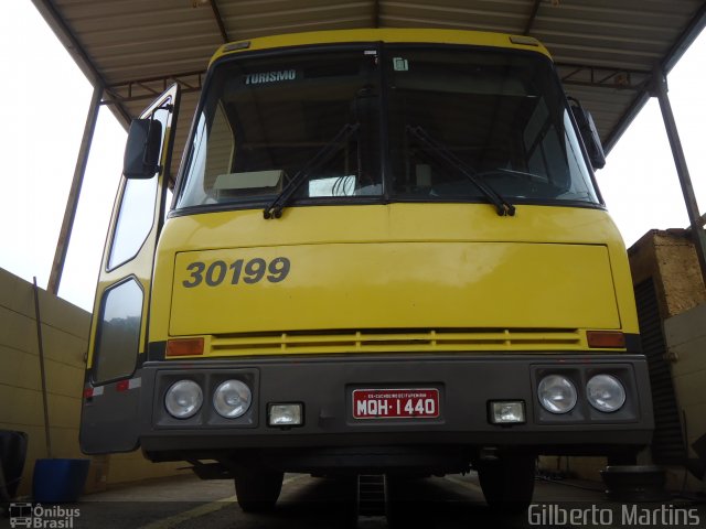 Viação Itapemirim 30199 na cidade de Manhuaçu, Minas Gerais, Brasil, por Gilberto Martins. Número da foto: #1716338.