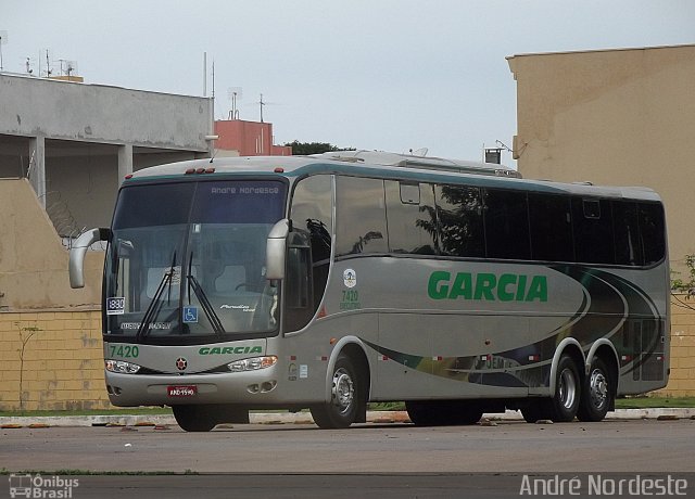 Viação Garcia 7420 na cidade de Maringá, Paraná, Brasil, por André Nordeste. ID da foto: 1718544.